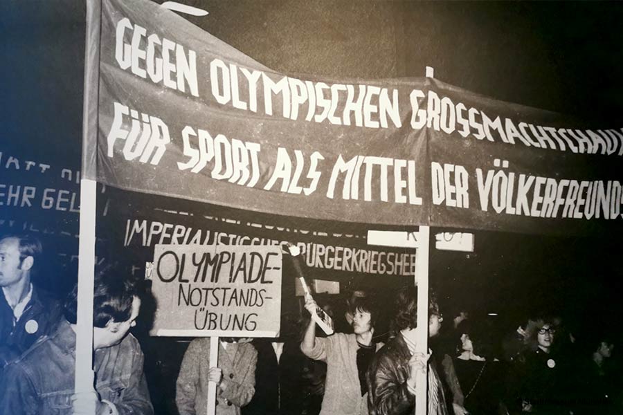 kmkb - München 72 - Protest